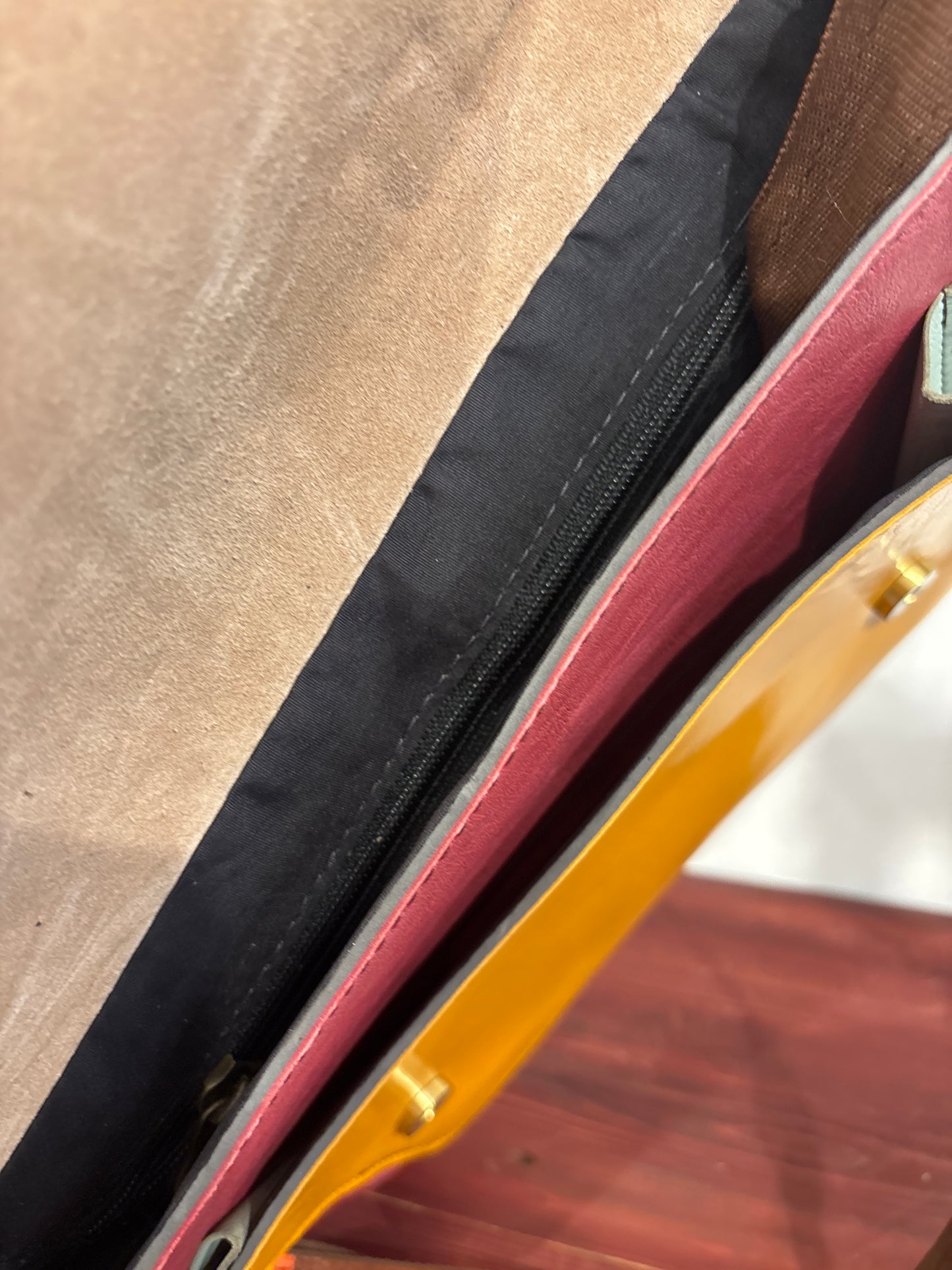 Tas van recycled leer