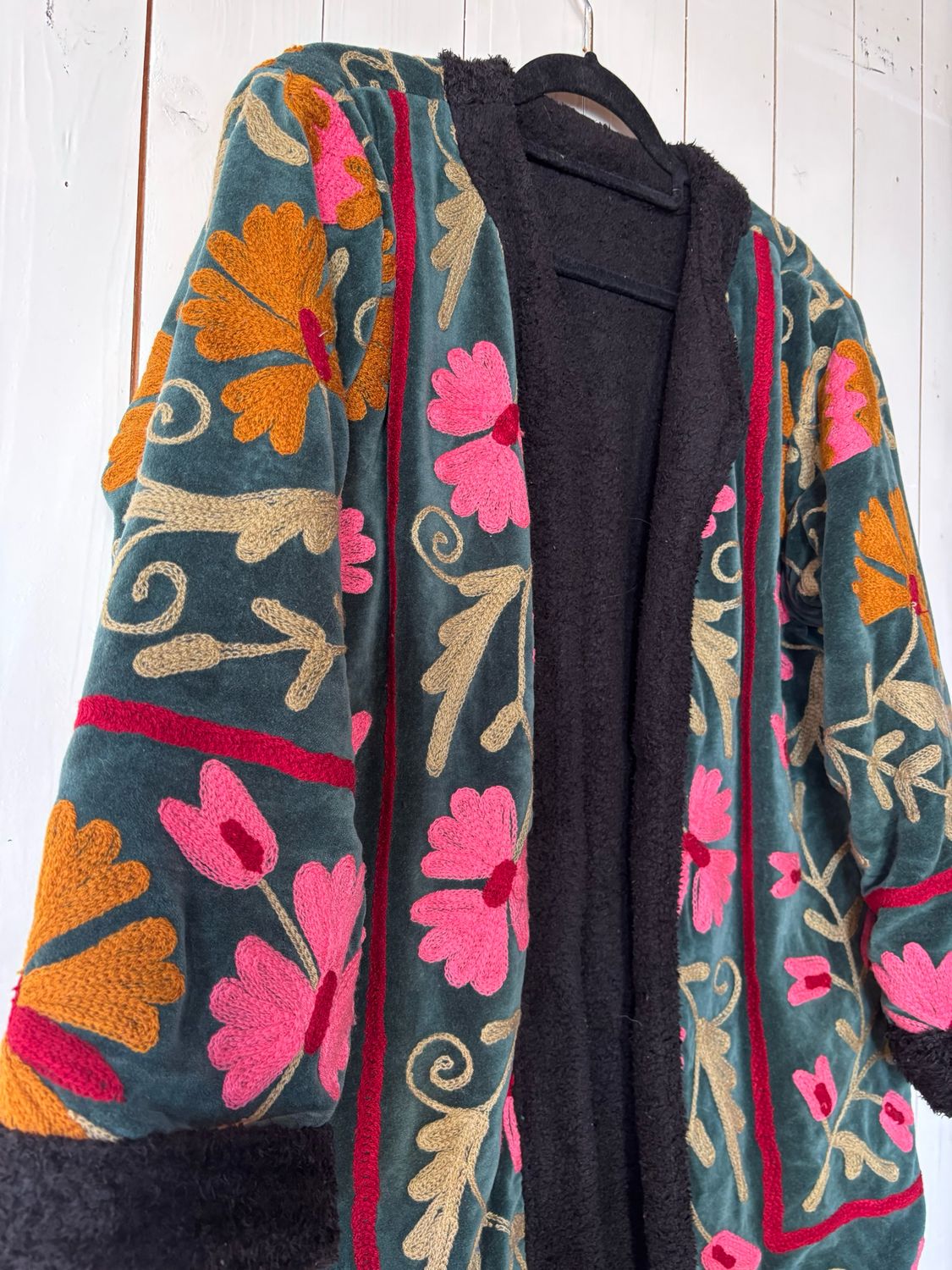 Suzani jas lang met teddy