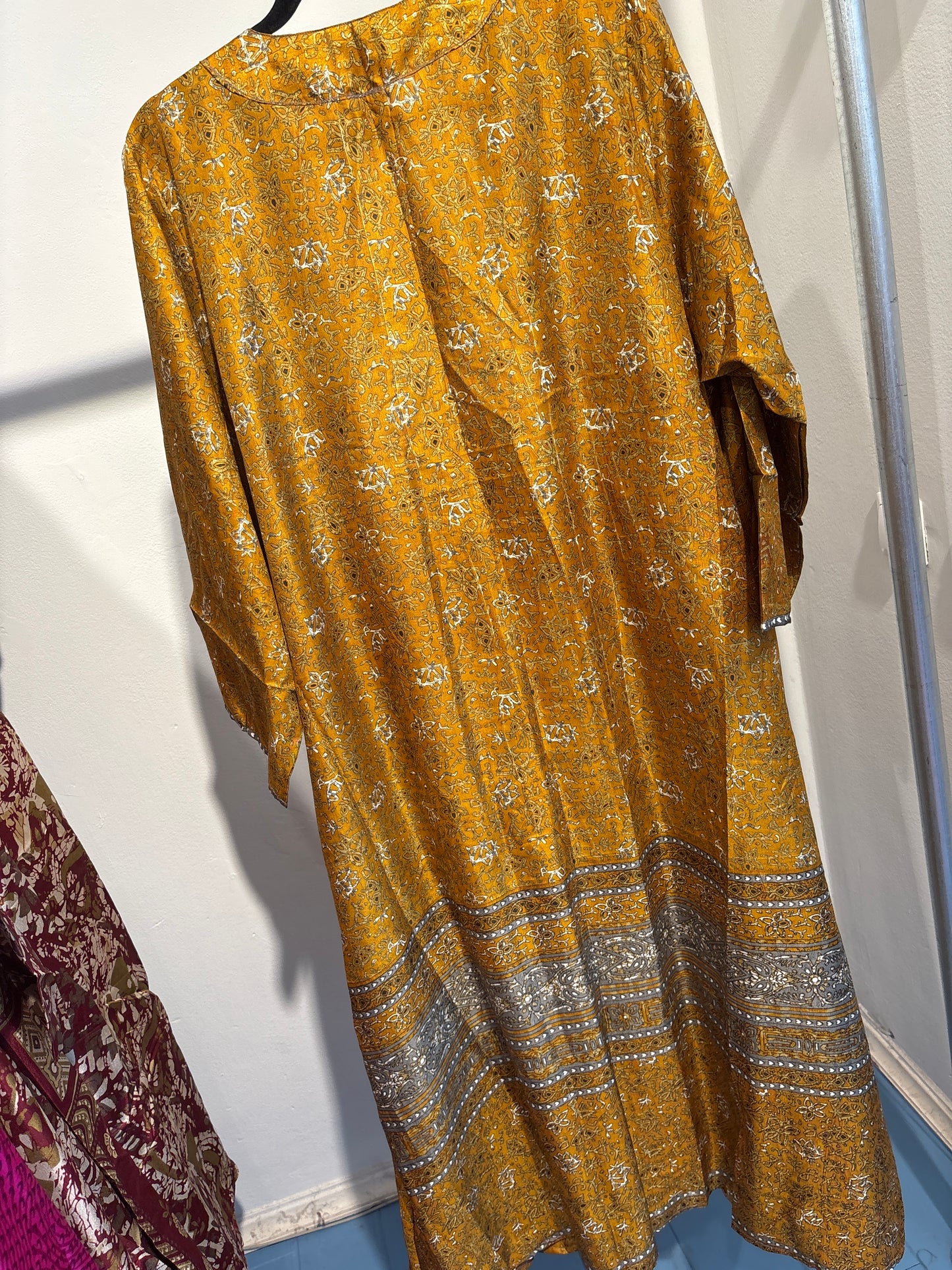 Recycled silk kimono lang