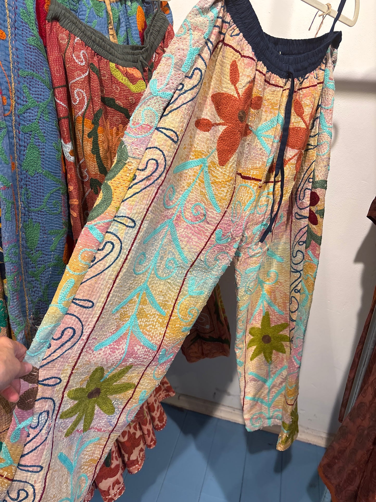 Suzani Broek