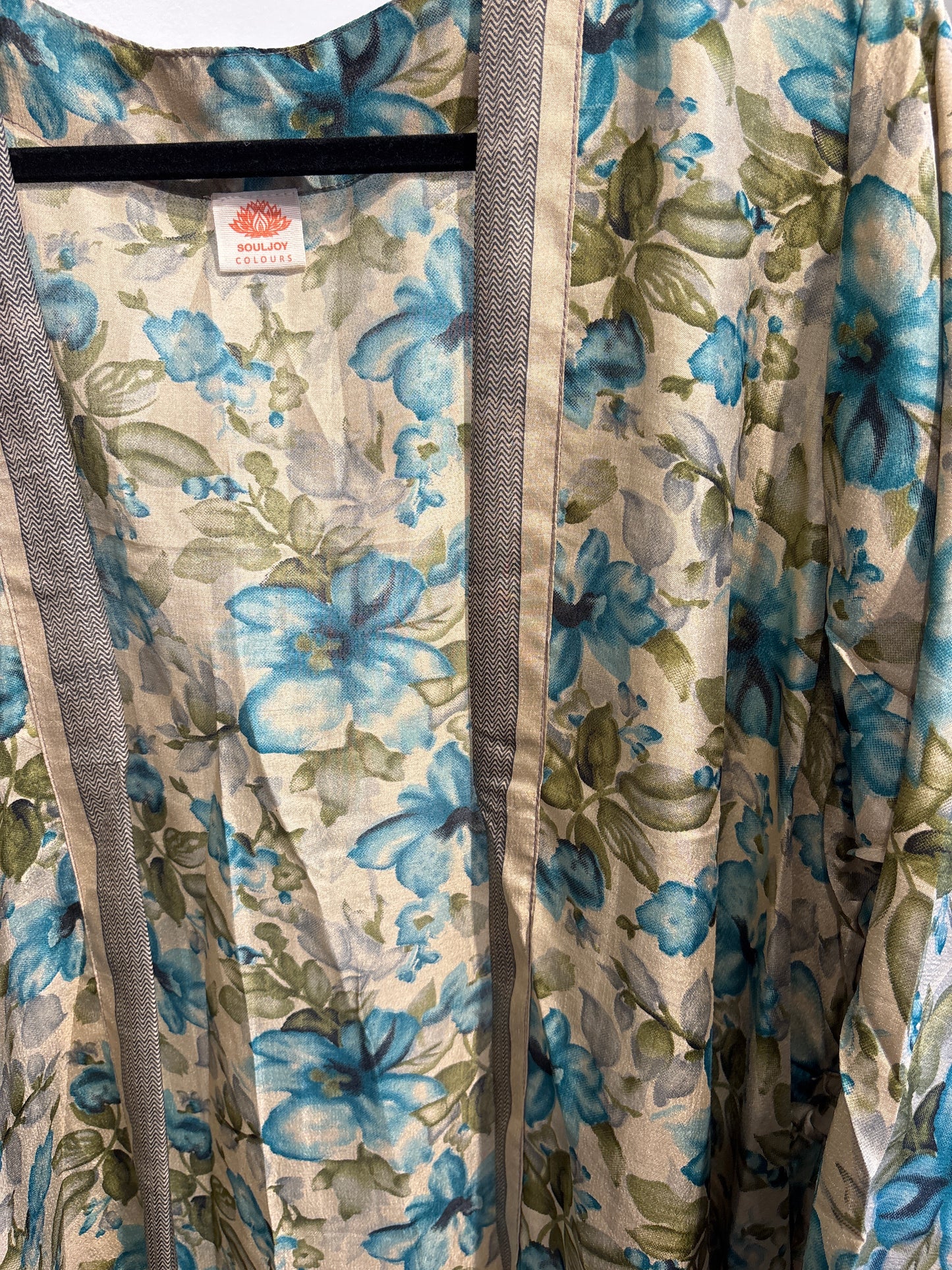 Recycled silk kimono lang