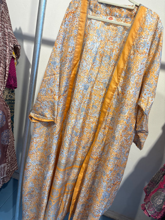 Recycled silk kimono lang