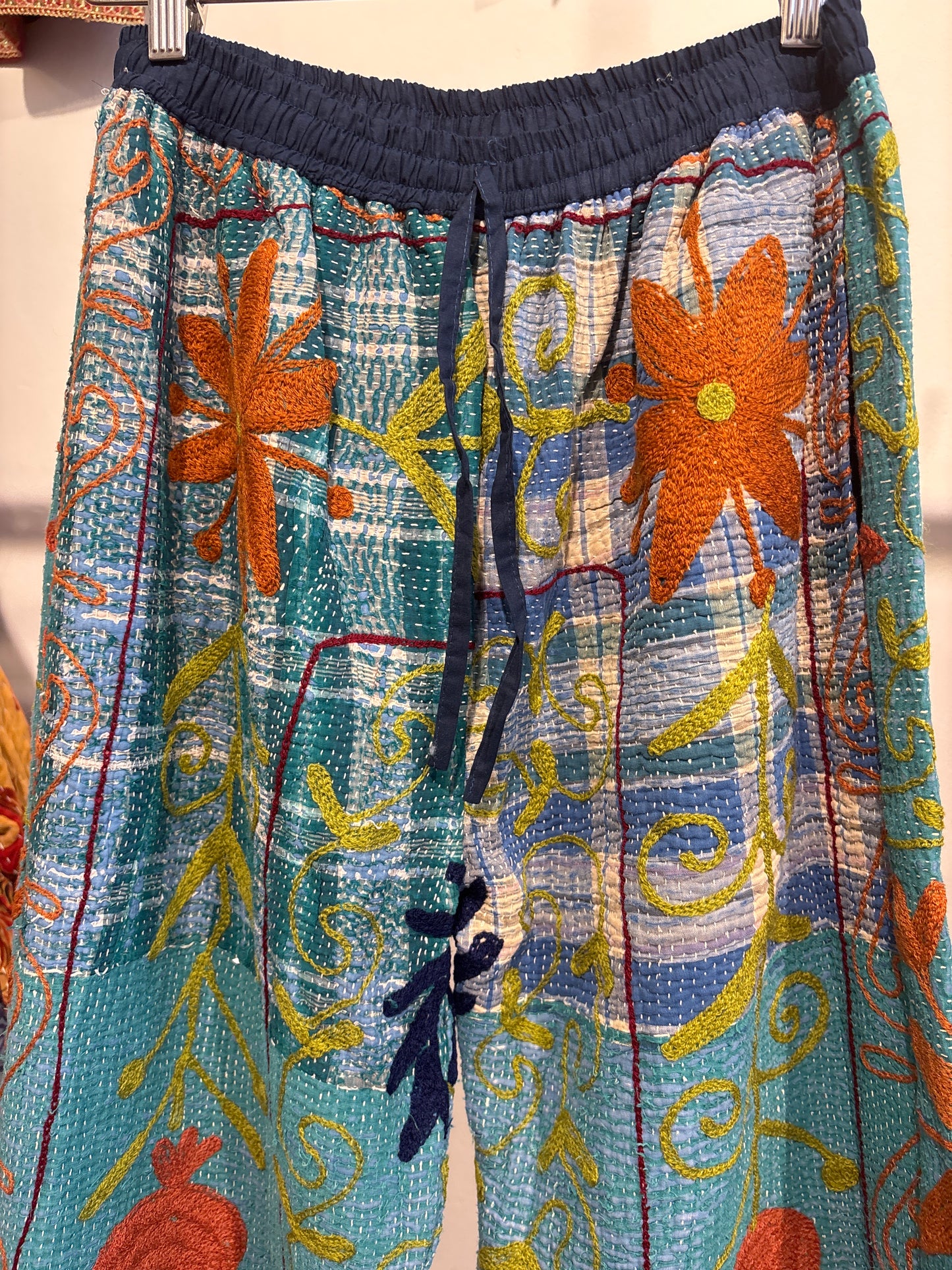 Suzani Broek