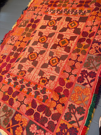 Handgemaakt kanthakleed (145x 205 cm) ! Met foutje!
