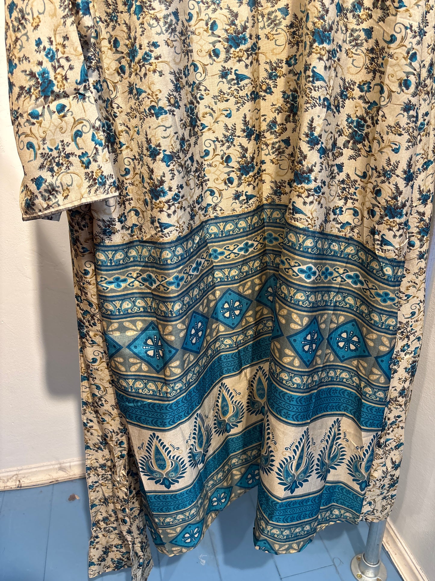 Recycled silk kimono lang