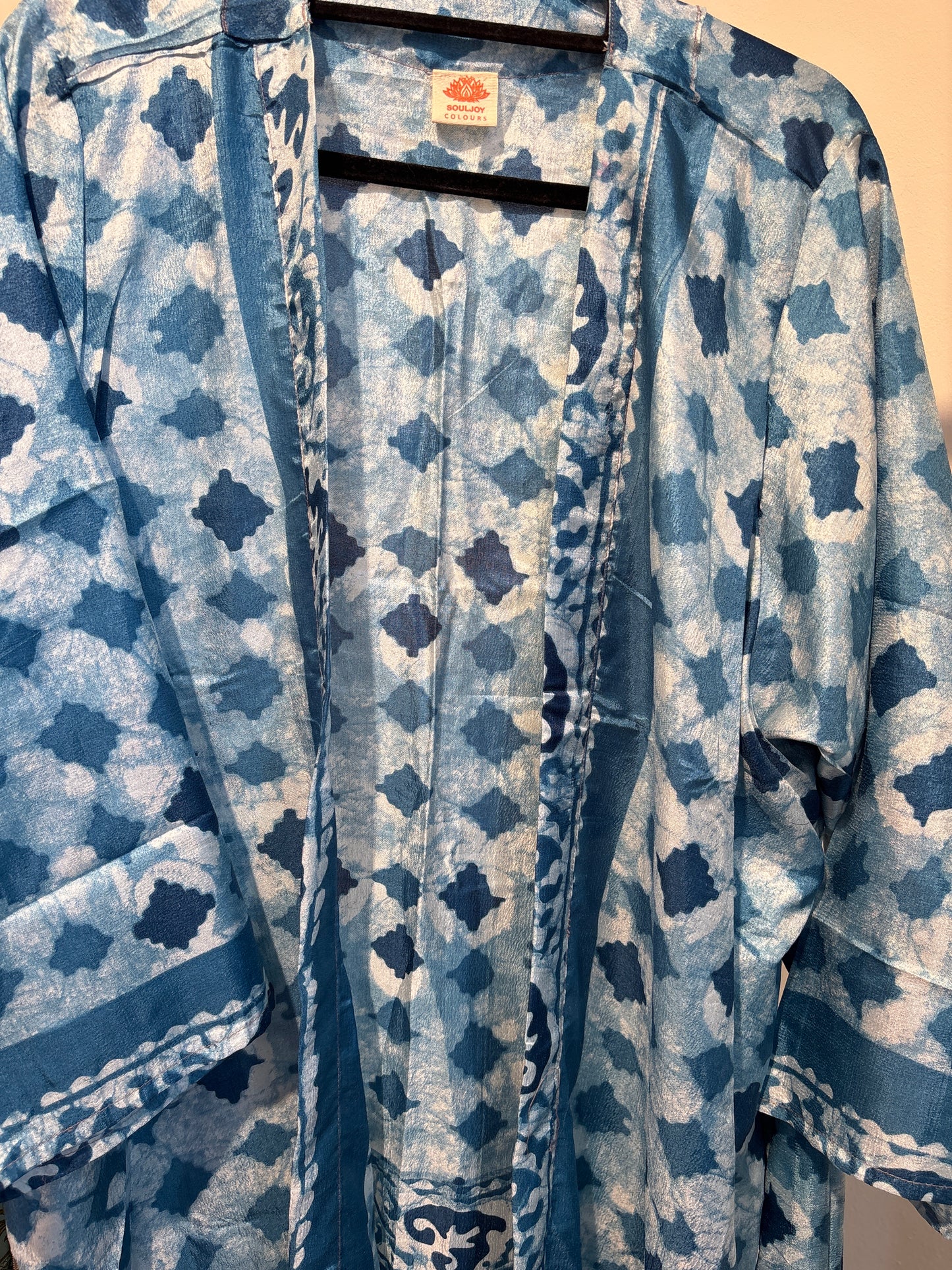 Recycled silk kimono lang