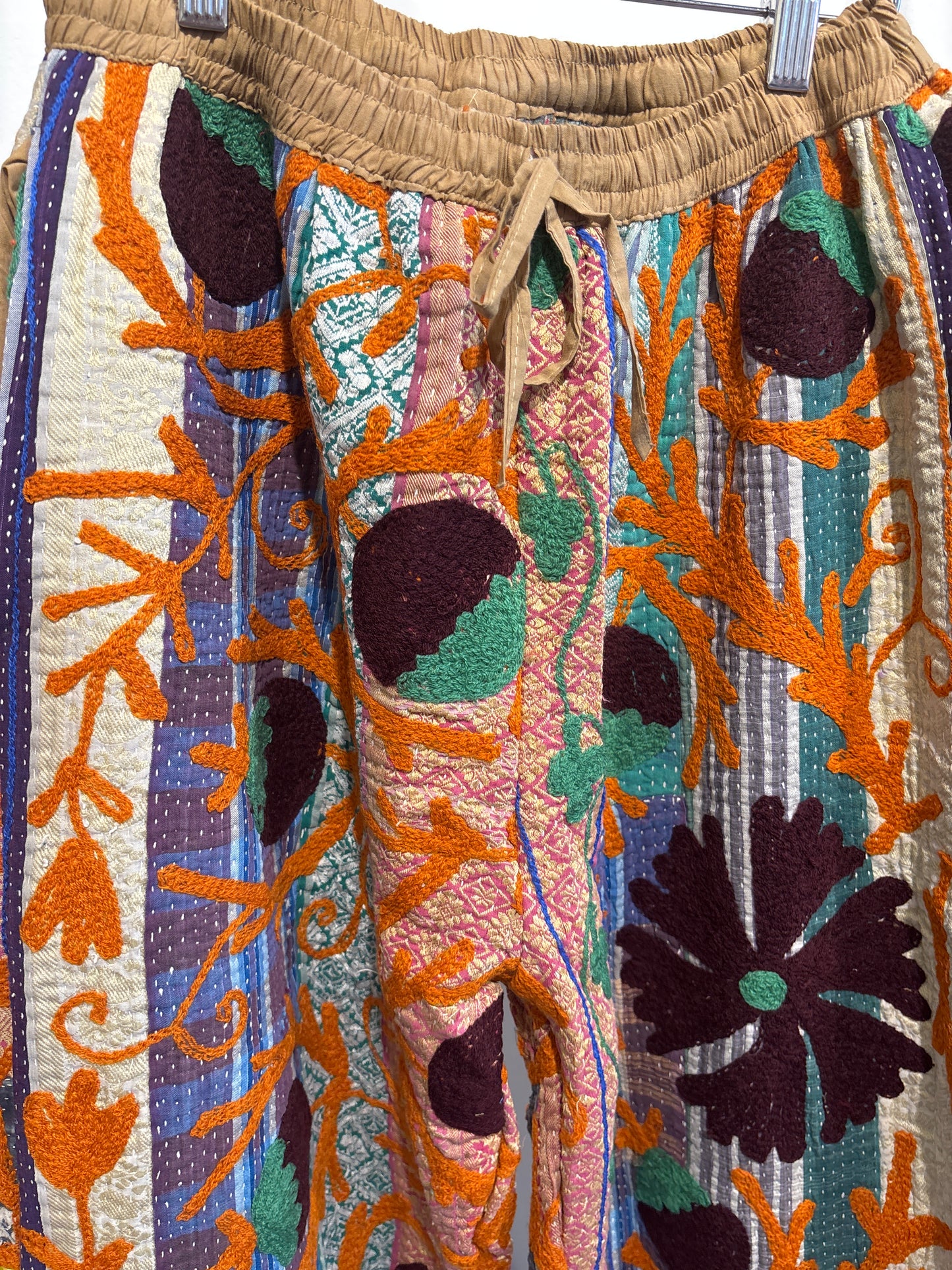 Suzani Broek
