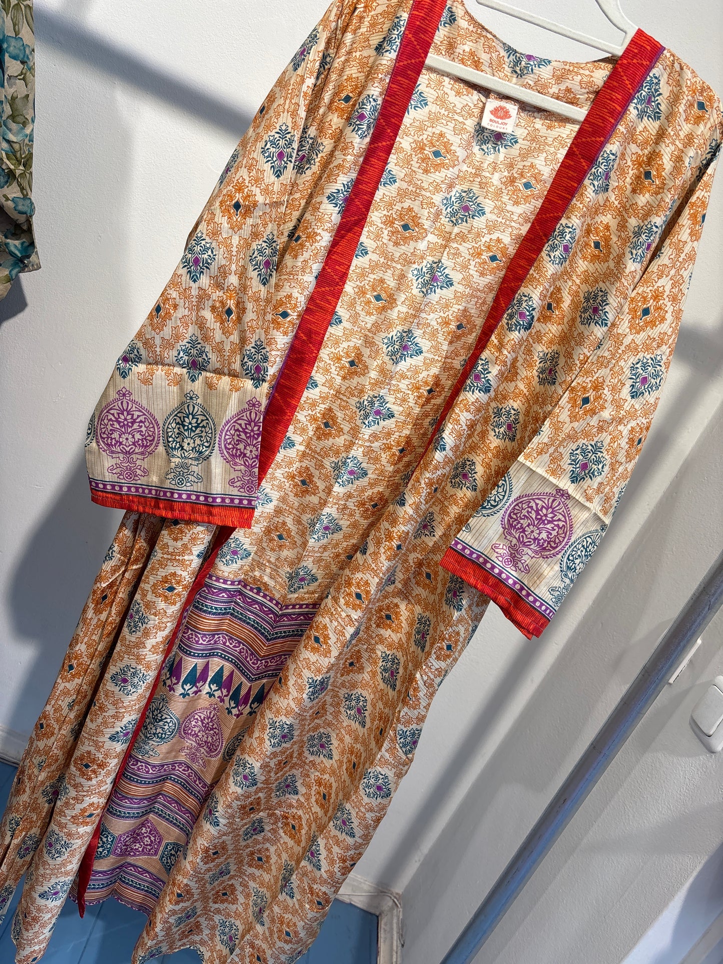 Recycled silk kimono lang
