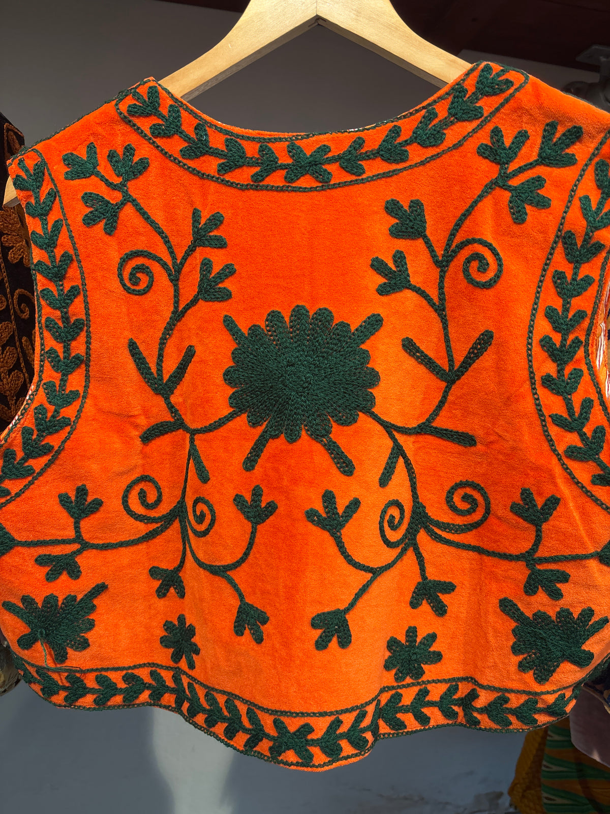 Gilet fluweel suzani-ruim