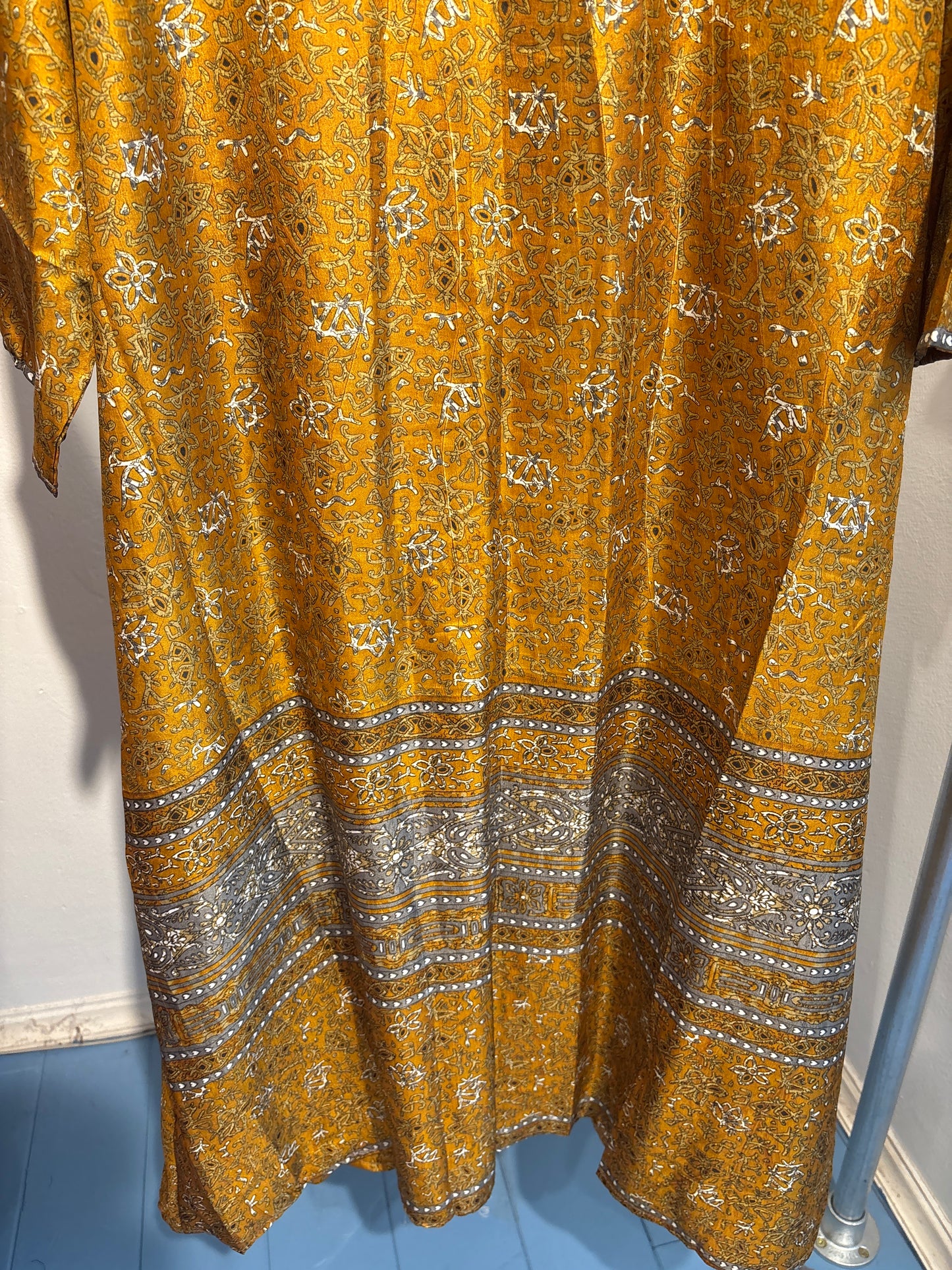 Recycled silk kimono lang