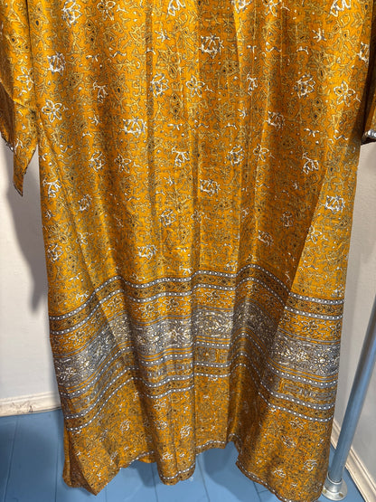 Recycled silk kimono lang