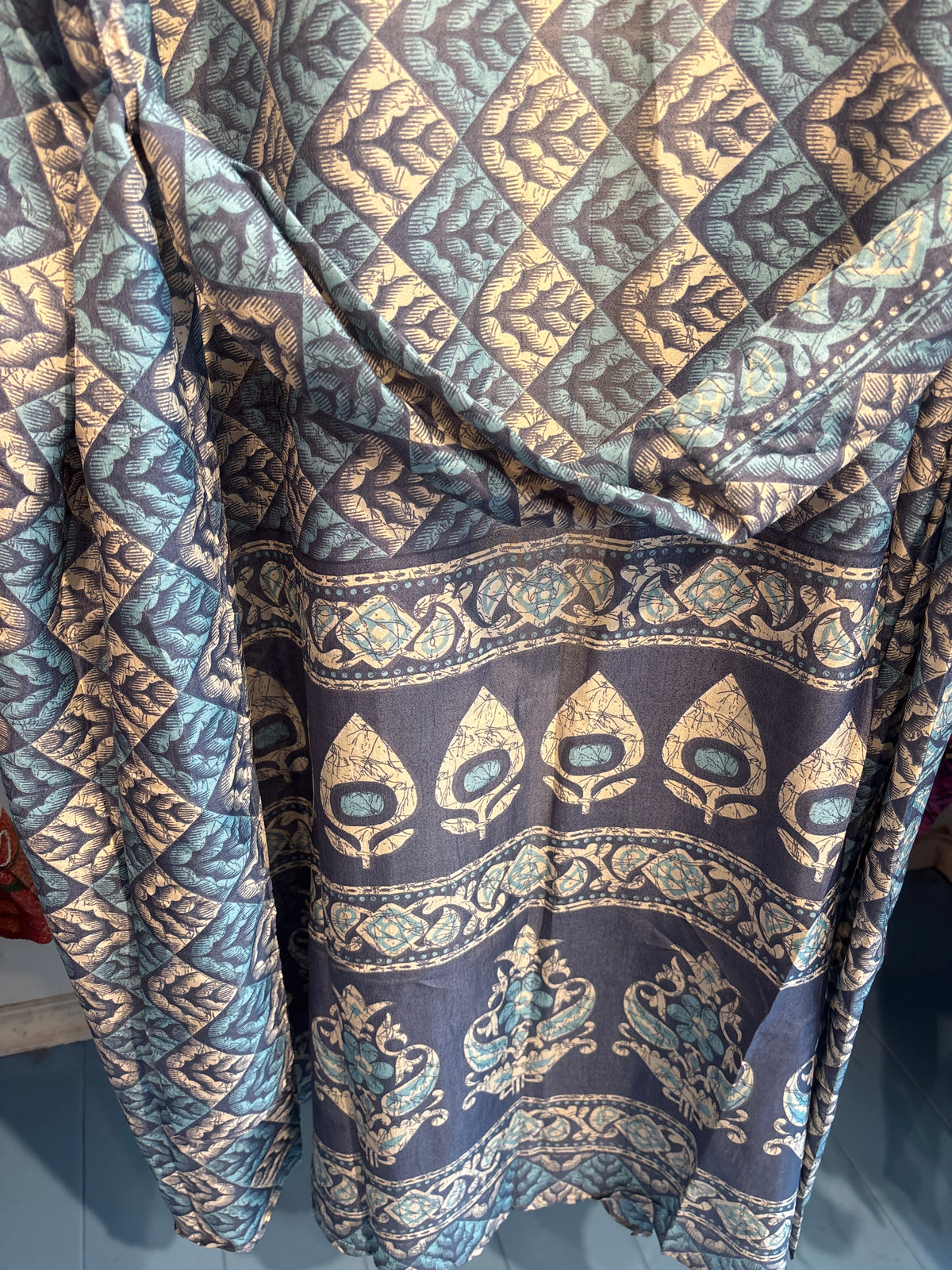 Recycled silk kimono lang
