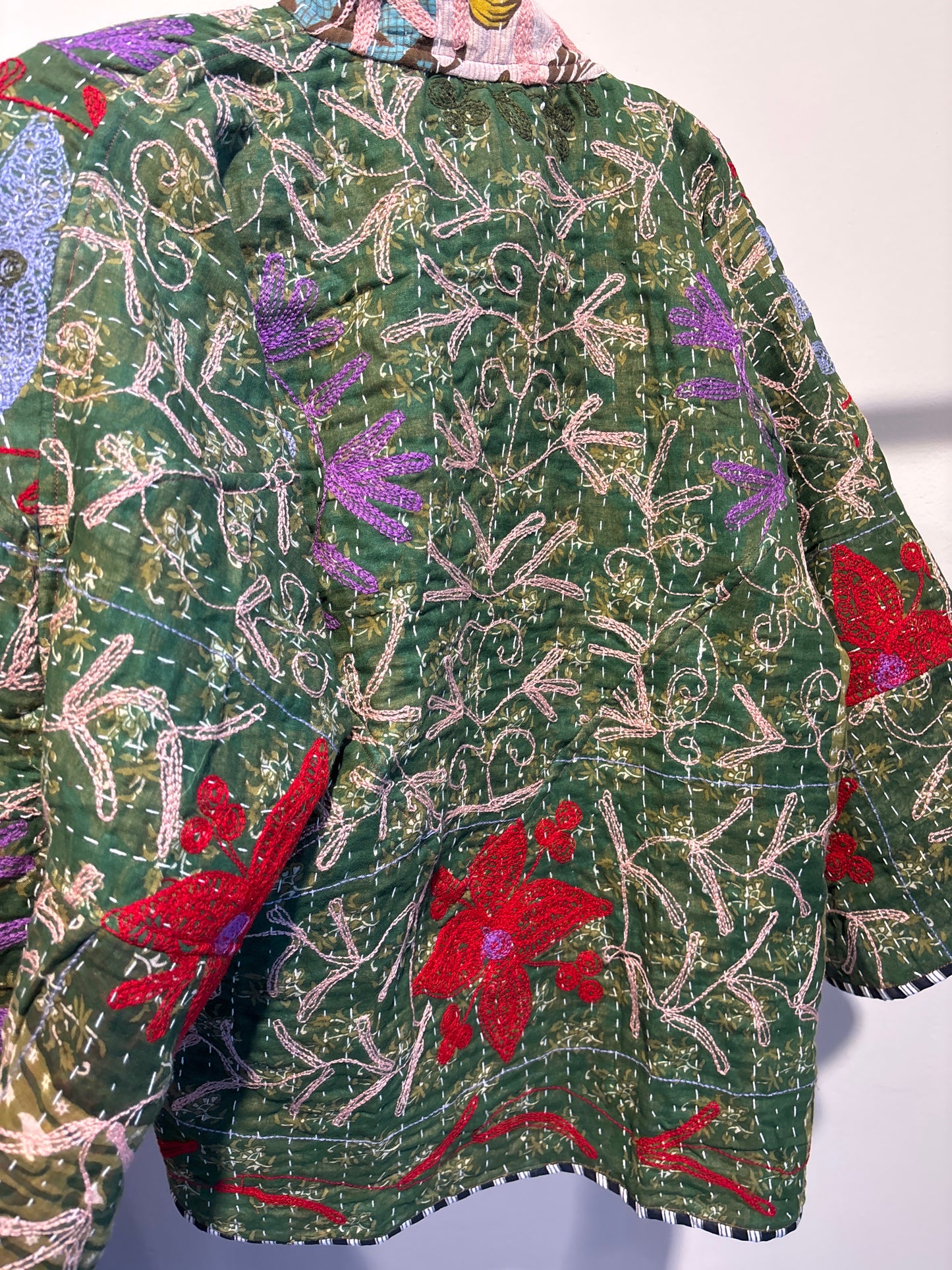 Kantha suzani jas kort, 2 kanten