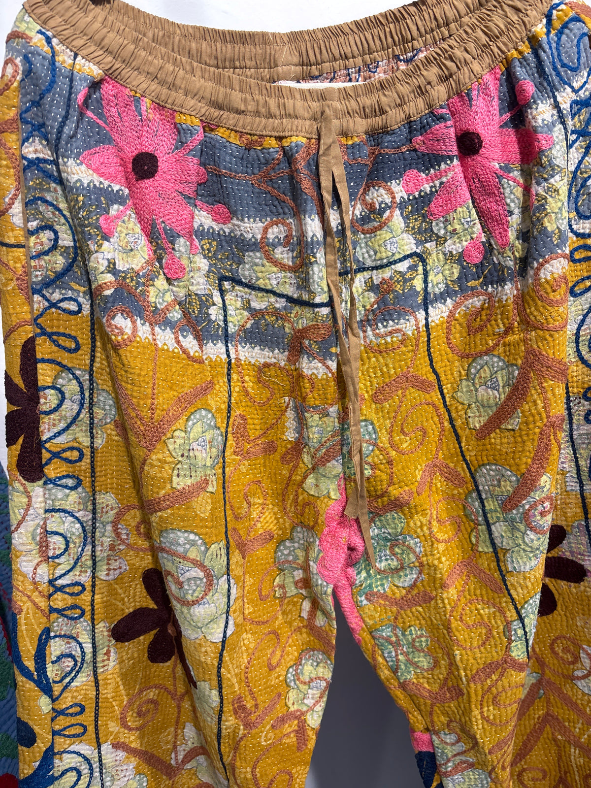 Suzani Broek